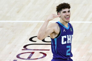 Read more about the article LaMelo Ball đang xuất sắc vượt mong đợi: Đến huyền thoại Michael Jordan cũng giật mình