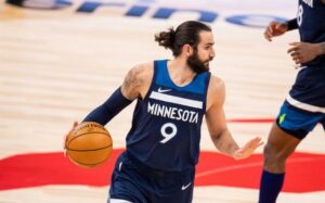 Read more about the article ĐANG TOẢ SÁNG TẠI OLYMPIC, RICKY RUBIO BẤT NGỜ NHẬN TIN TRADE TỪ NBA