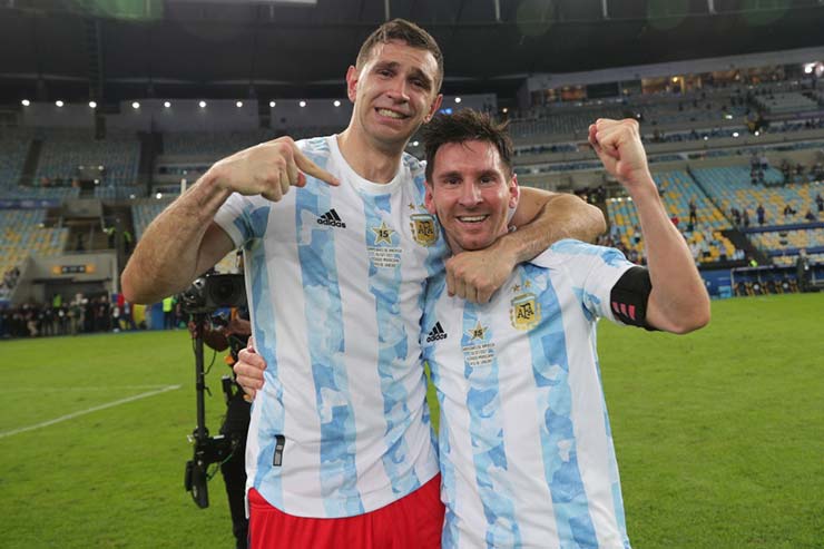 You are currently viewing MESSI & ĐT ARGENTINA RỘNG CỬA VÔ ĐỊCH WORLD CUP NHỜ “ĐỘC CÔ CẦU BẠI” CAO 1M95