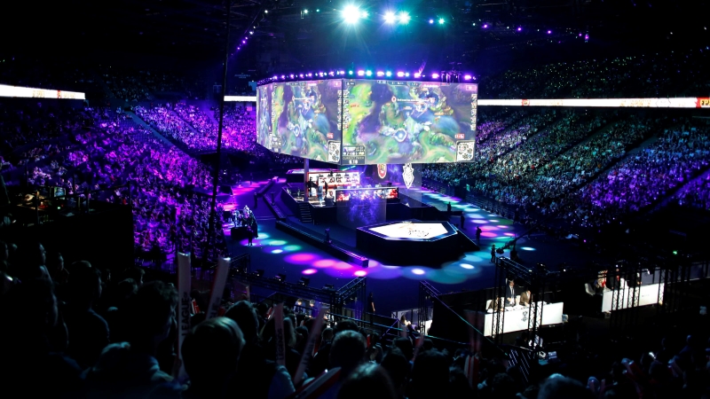 You are currently viewing ESPORTS – TỪ GIẢI TRÍ THÀNH MỘT NỀN CÔNG NGHIỆP